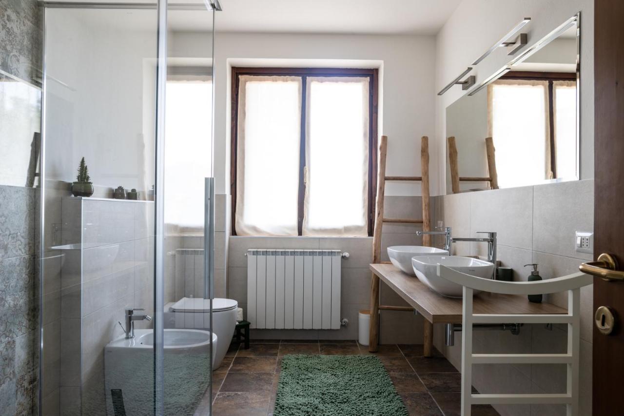 Villa De Alberti Vergiate Bagian luar foto